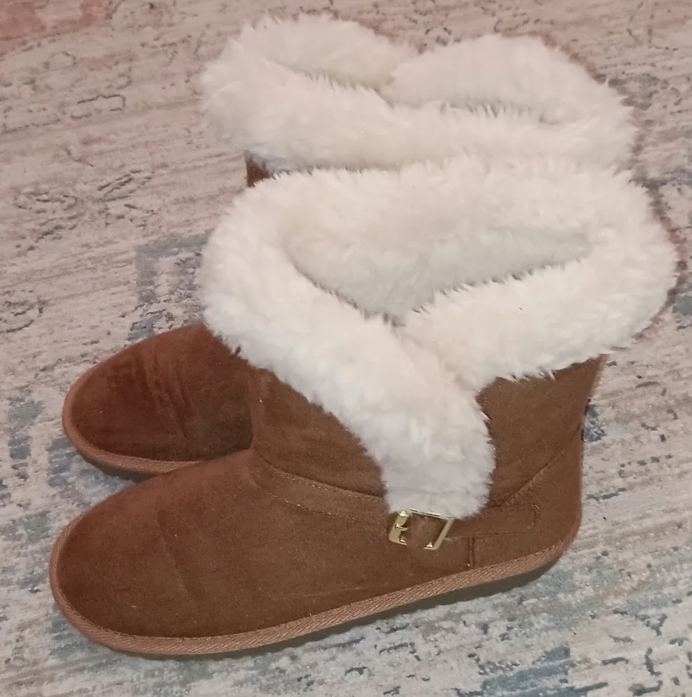 Children's Place Big Girl's Pullon faux Fur Boots Size 5